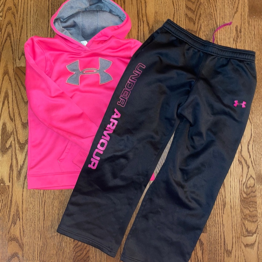 Girls Under Armour sweat outfit